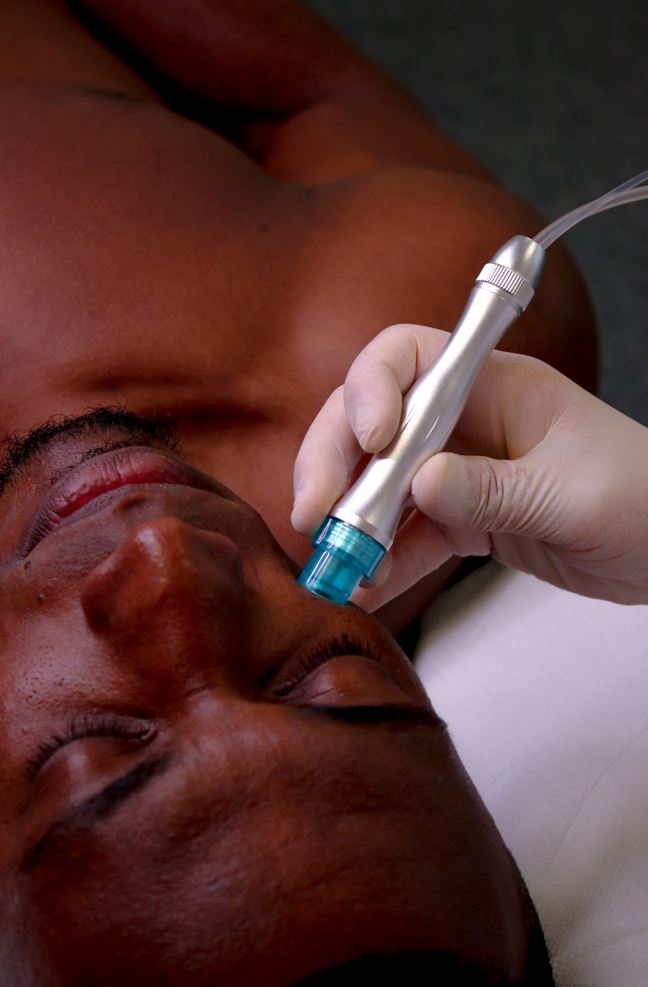 Skin Cleansing with Diamond Peeling (‎Microdermabrasion Facial)